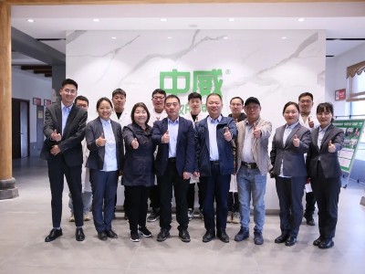中國無機鹽工業(yè)協(xié)會生物刺激劑專業(yè)委員會劉健主任一行蒞臨中威交流指導